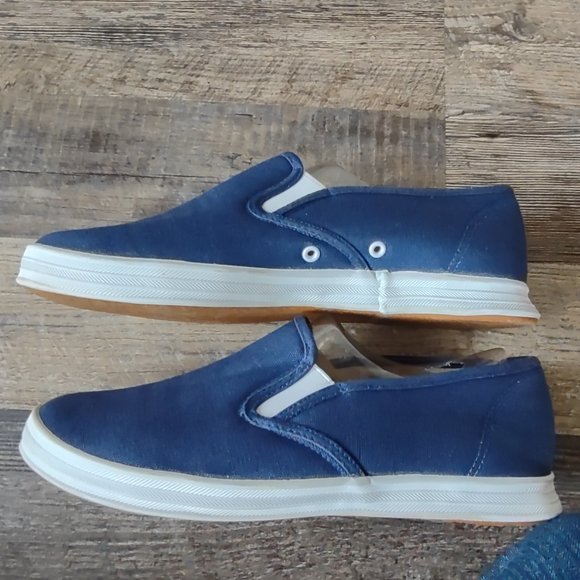 Hanes 'BARB' Soft Fit sneakers Size 9W - Picture 4 of 12